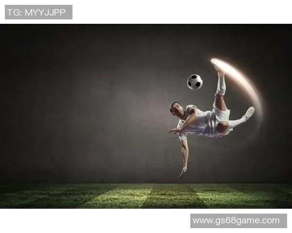 足球场上的女神风采展现踢足球明星女生的魅力与力量图片合集